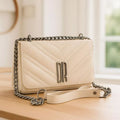 Bolsa Feminina Débora Premium – Compacta, Elegante e Feita para Impressionar